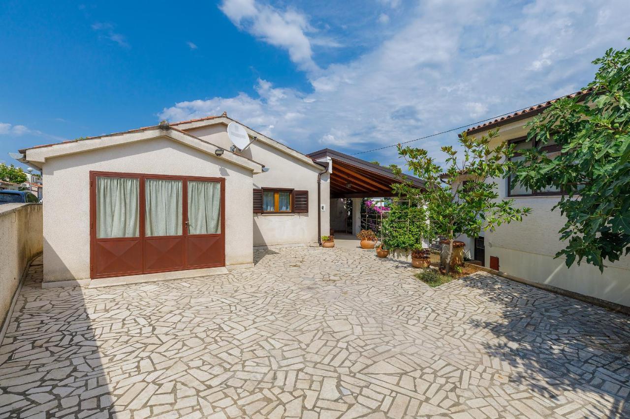 Stylish Flats With Two Bedrooms In Premantura Extérieur photo