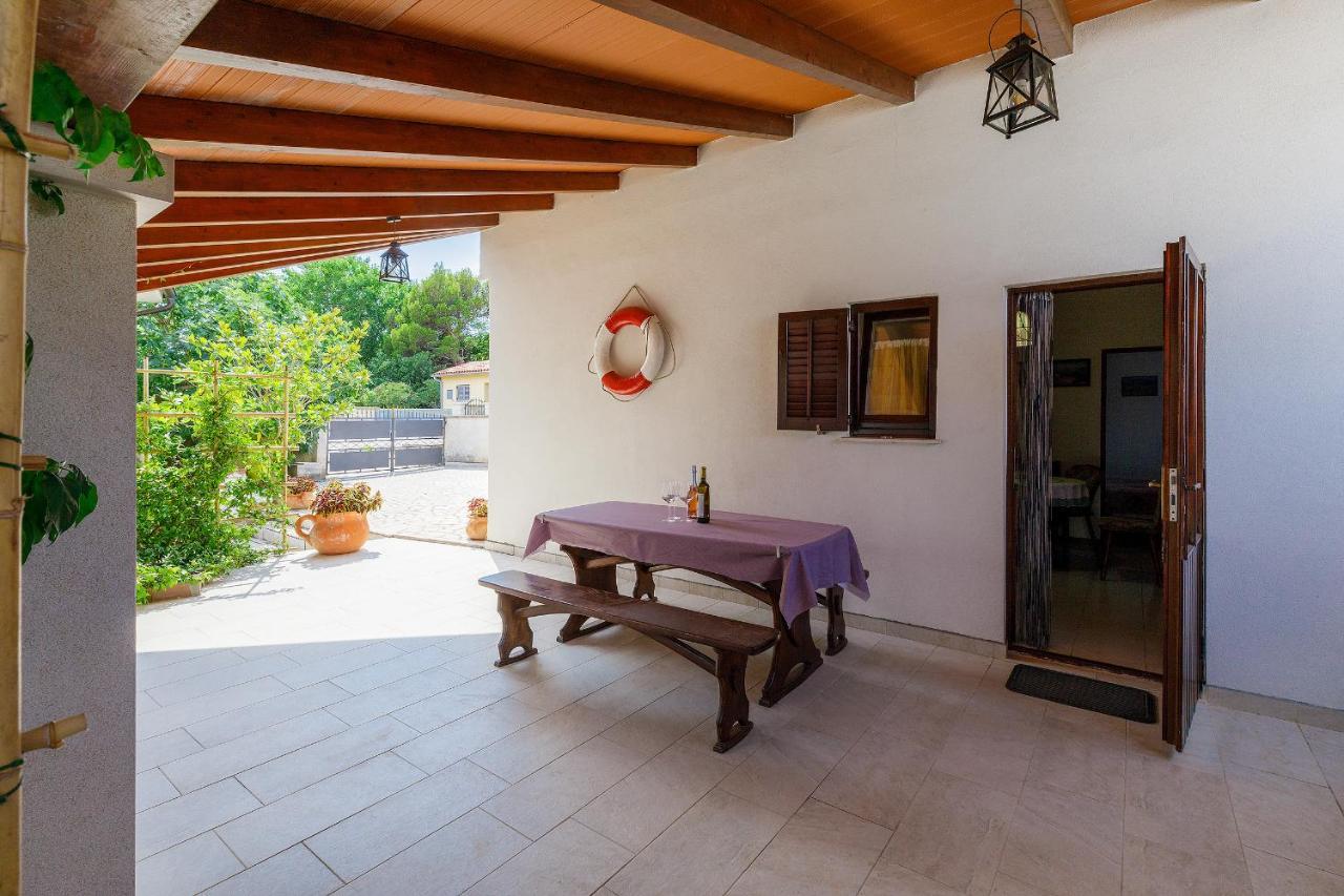 Stylish Flats With Two Bedrooms In Premantura Extérieur photo